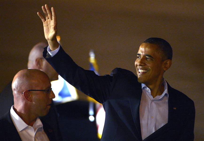 President-Barack-Obama-waves-to-supporters