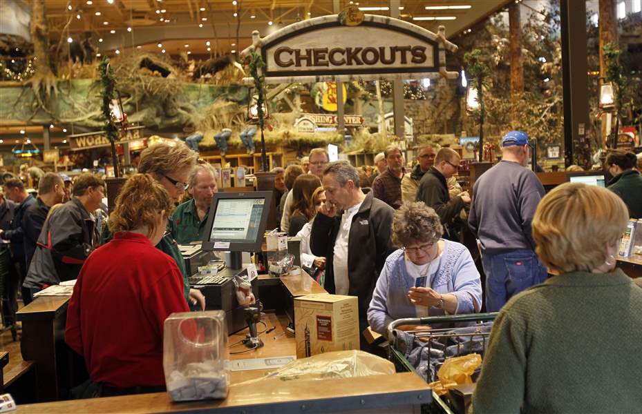 BLACK-FRIDAY-Bass-pro-shops-checkout