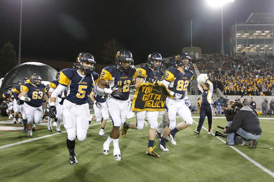 Whitmer-at-state-run-on-the-field