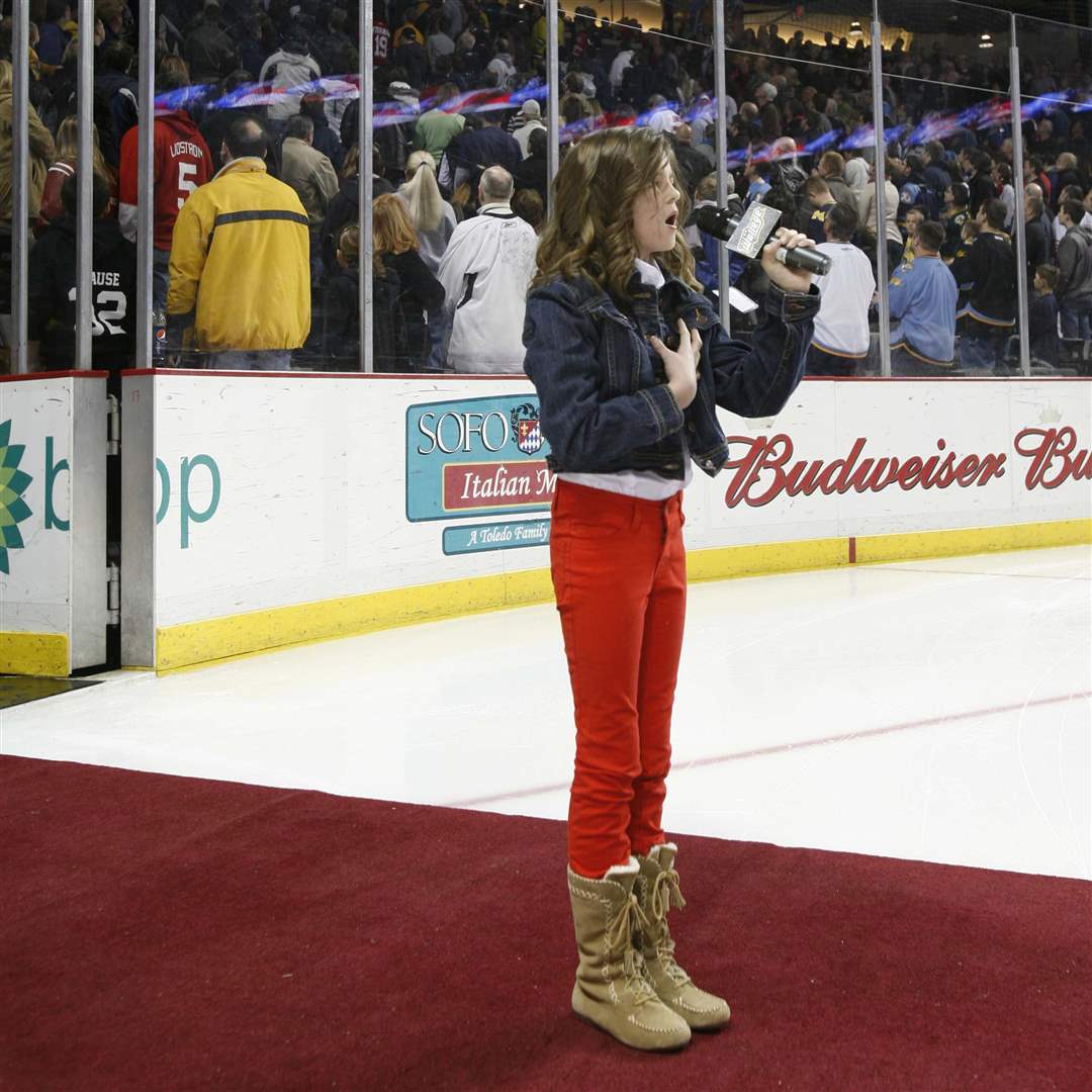 Walleye-Condors-national-anthem