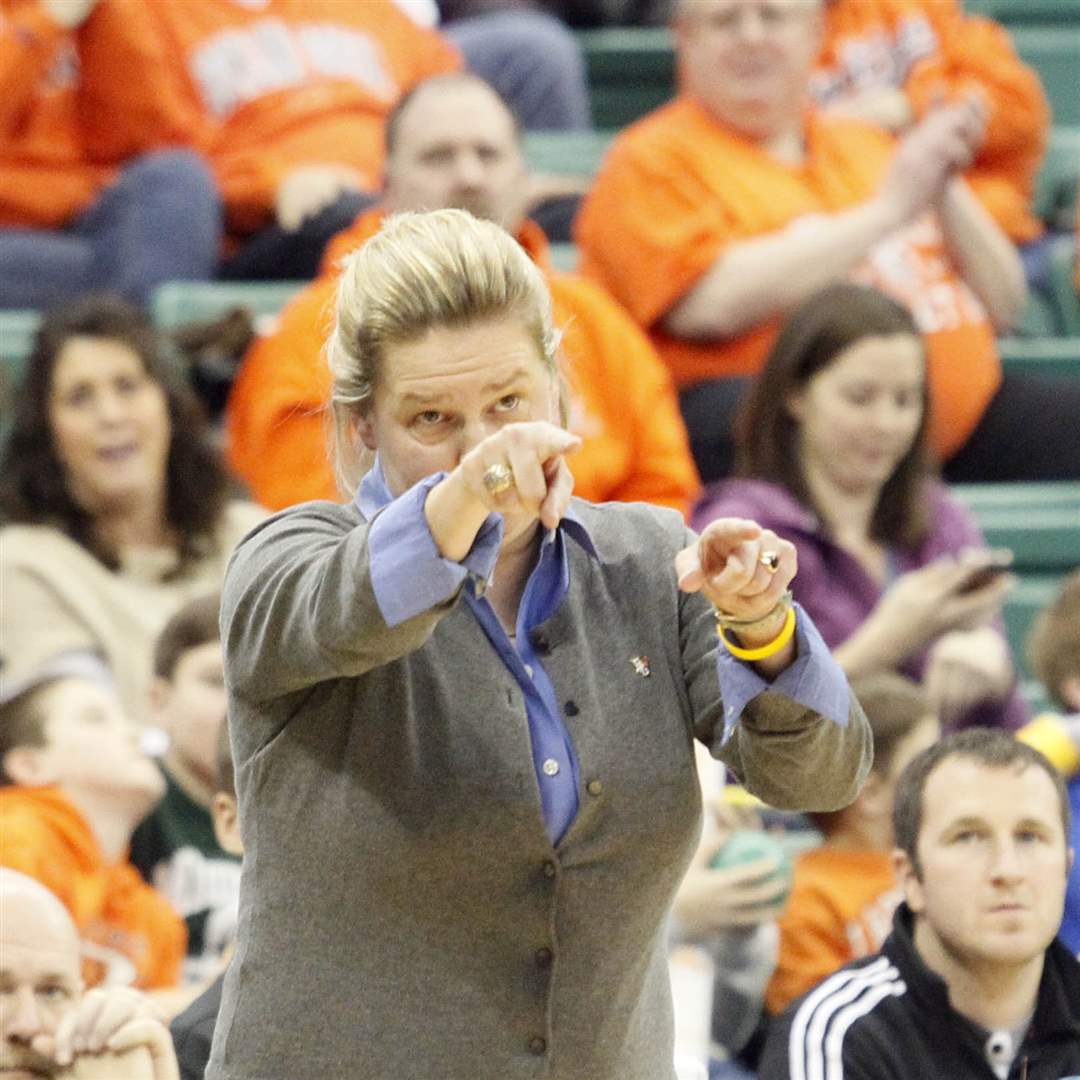 BGSU-coach-Jennifer-Roos-1