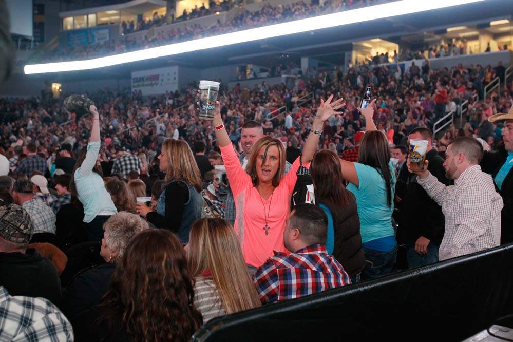 Fans-were-ready-for-Luke-Bryan