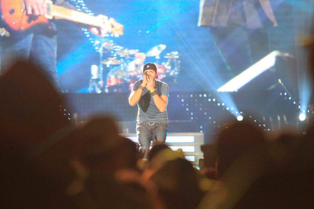 Singer-Luke-Bryan-in-concert-in-Toledo