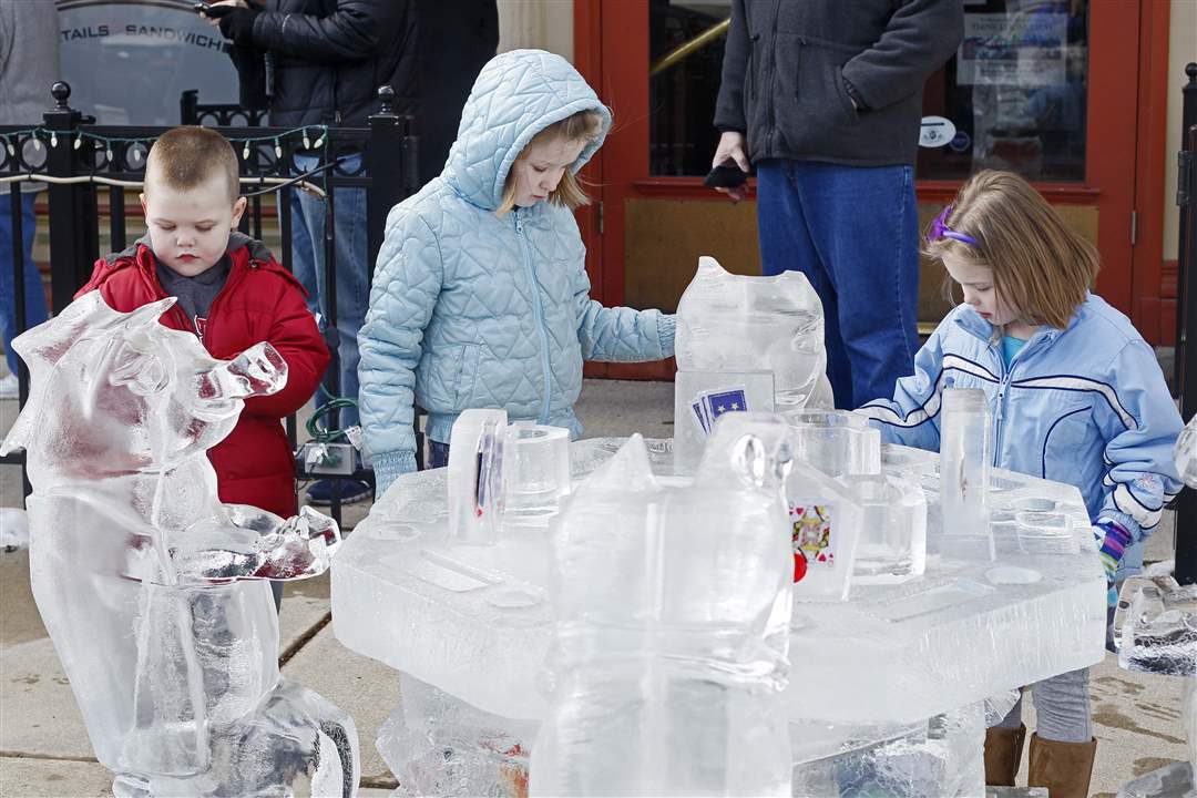 Ice-carvings-Gerken-siblings