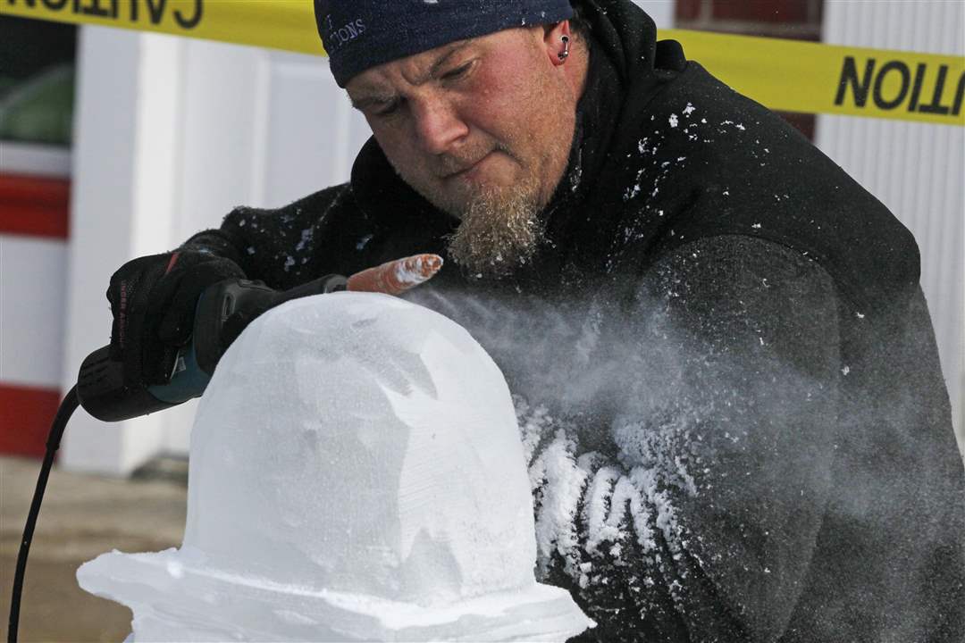 Ice-carvings-Josh-Smith