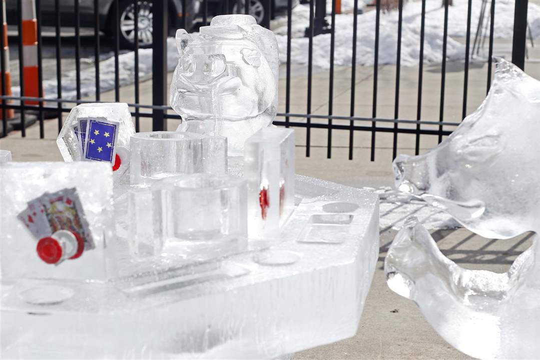 Ice-carvings-Stella-s-Swig-s