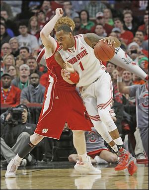 Deshaun Thomas, who paced Ohio State with 17 points, drives against Wisconsin's Mike Bruesewitz.