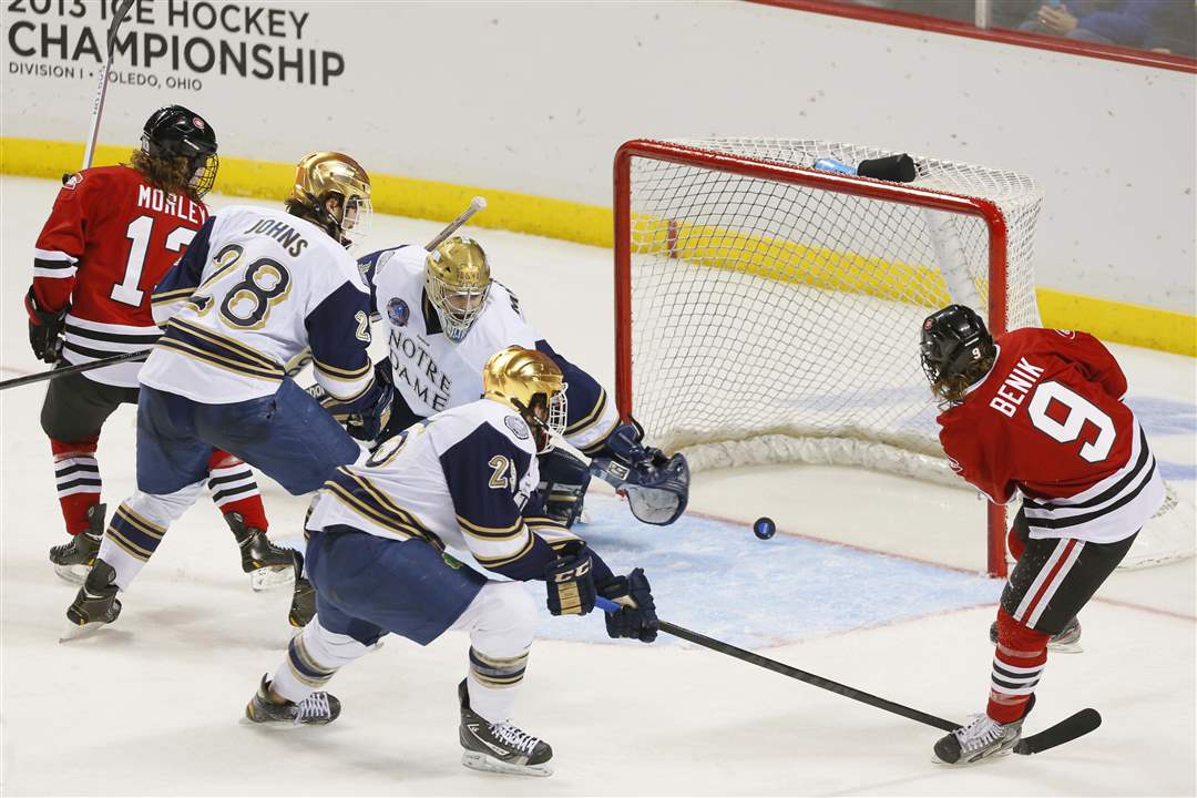 NCAA-hockey-easy-goal