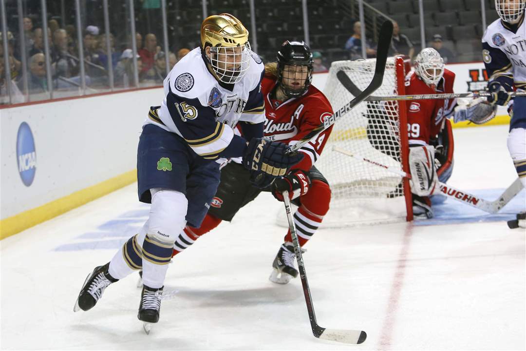 NCAA-hockey-Peter-Schneider