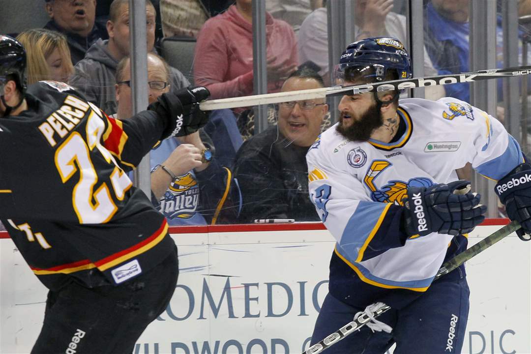 Walleye-Cyclones-Cody-Lampl