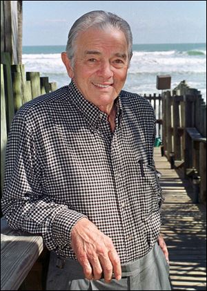 USA Today founder Al Neuharth died in Cocoa Beach, Fla. He was 89.