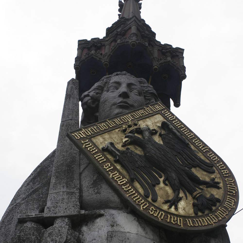 Germany-mag-page-Bremen-statue