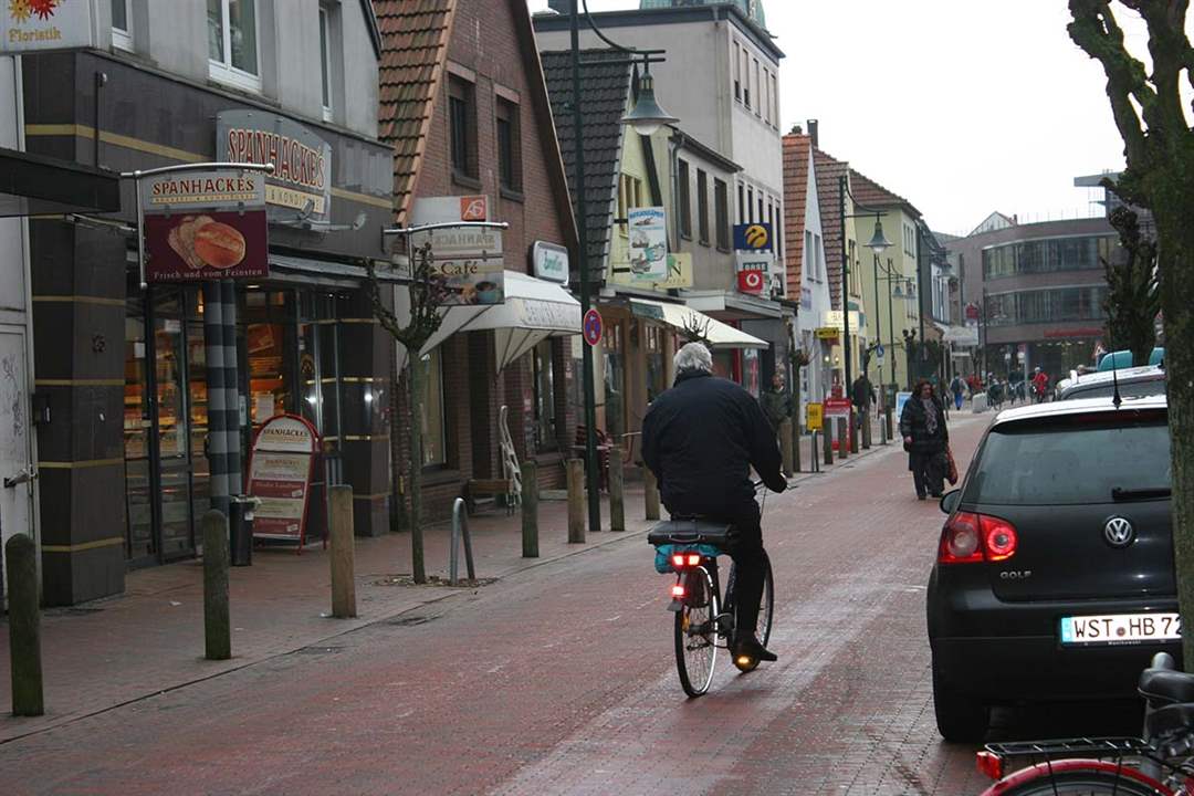 Germany-Mag-Page-Delmenhorst-street