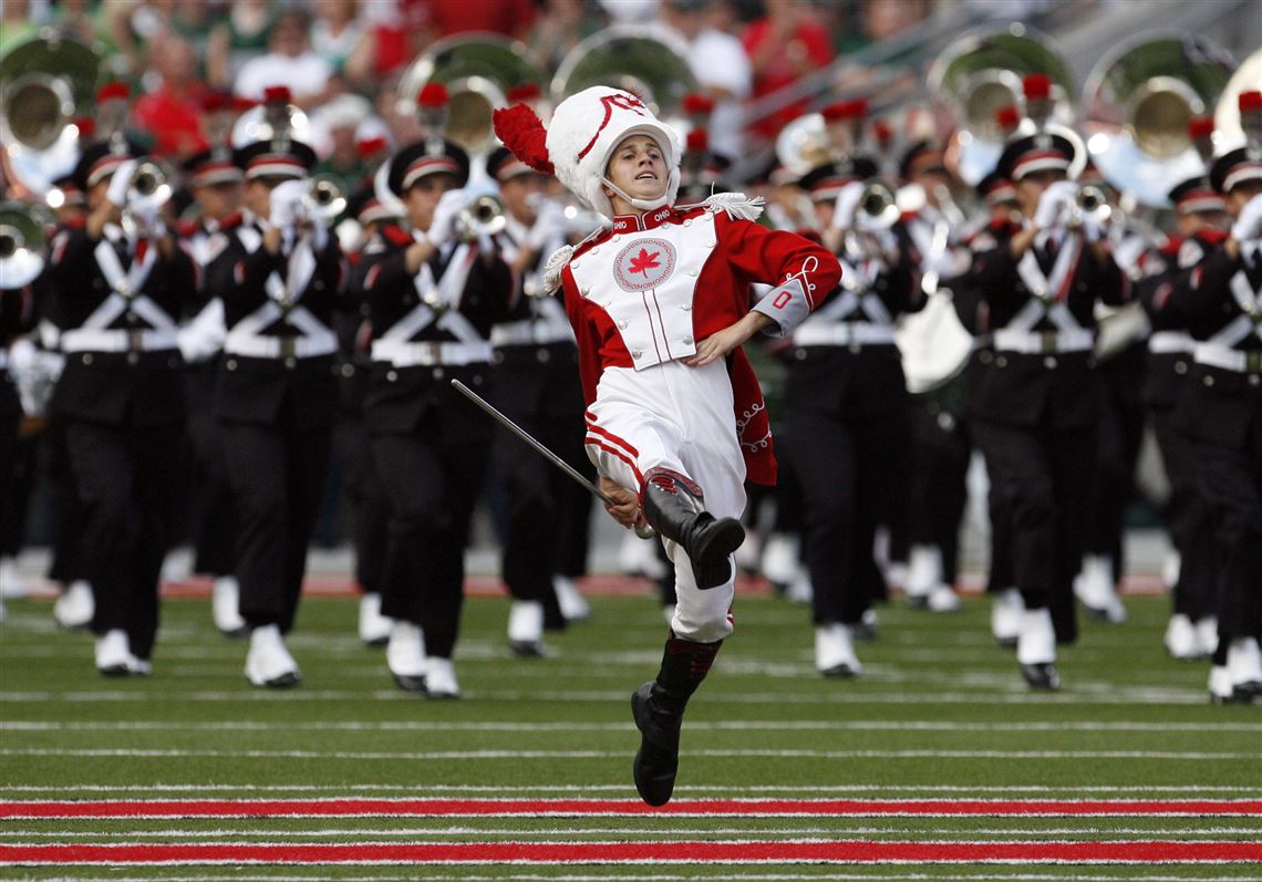 Marching 22. Ohio State Marching Band. Дети маршируют. Марш киннпорш. Ohio State Drummer.