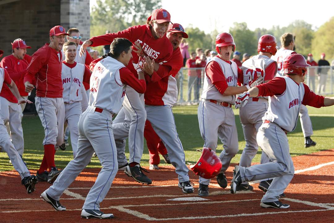 St-Francis-de-Sales-celebrates-defeating-Whitmer