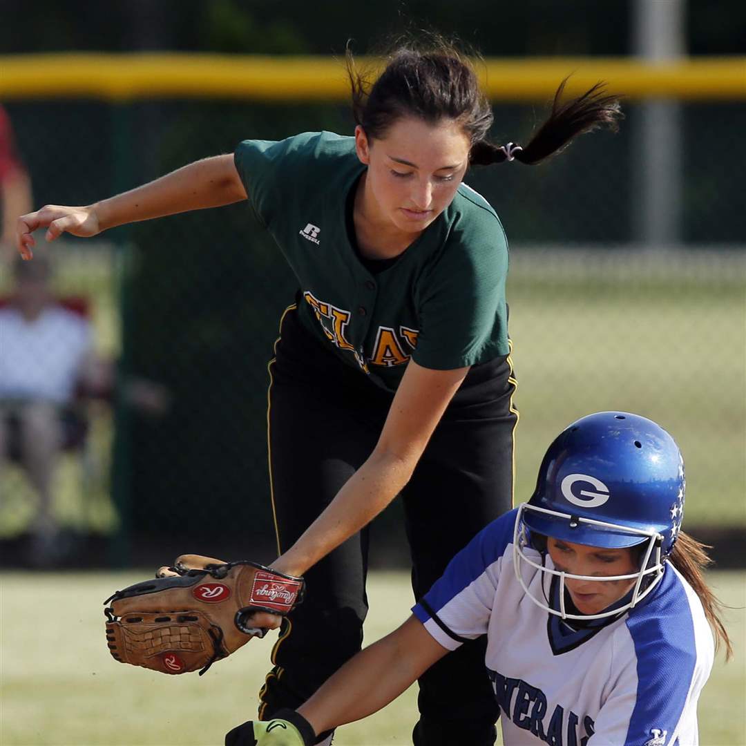 Division-I-softball-steal