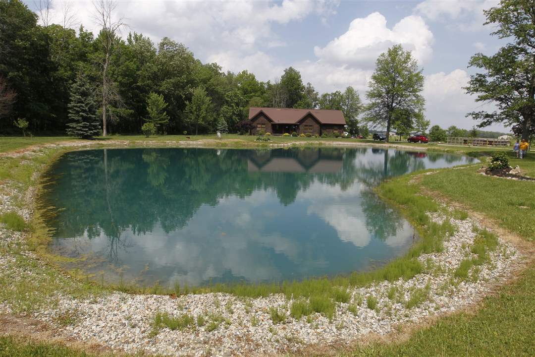 WIAR-Olashuk-pond-and-garden