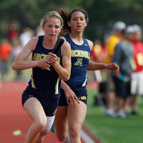 Archbold-s-K-Garrow-takes-the-baton-in-the-4x200-meter-relay