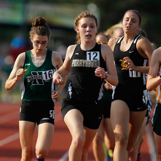 Perrysburg-s-Taylor-Monheim-competes-in-the-3200-meter-run