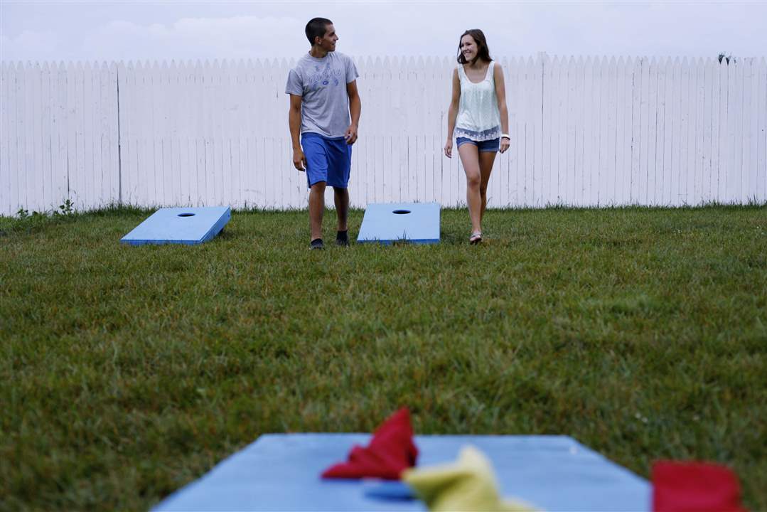 Mag-drive-in-cornhole