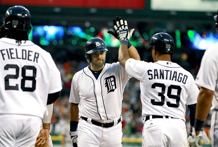 Detroit-s-Alex-Avila-center-is-congratulated