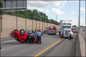 A multi-vehicle accident on I-75 temporarily closed the highway this afternoon.