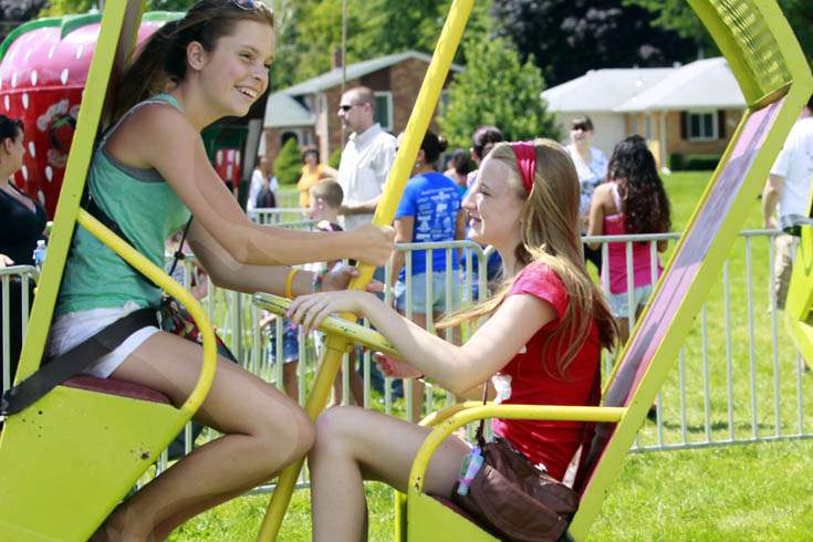 Regina-fest-swing-ride