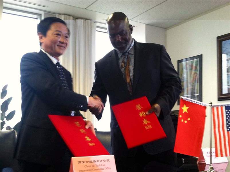 Mayor-bell-and-Gao-Guohui