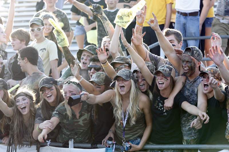 Perrysburg-Whitmer-fans