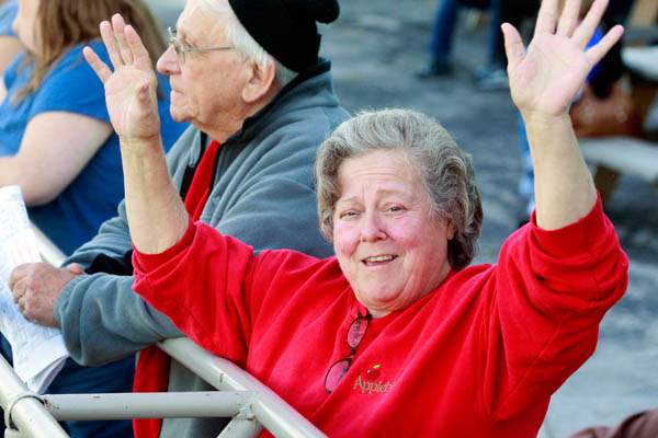 Sharon-Chinni-from-Maumee-raises-up-her-arms