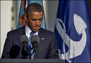 President Obama address-es those gathered for Sun-day’s memorial service.