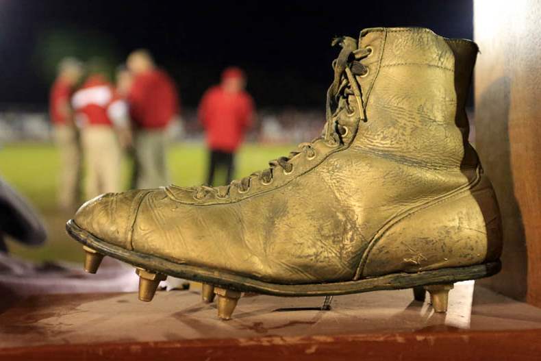 Bedford-Monroe-Golden-Cleat