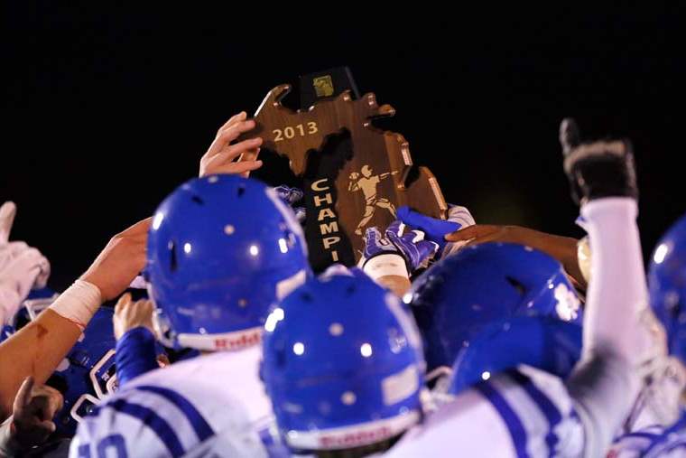 SPT-Bedfordfball16p-dcc-trophy