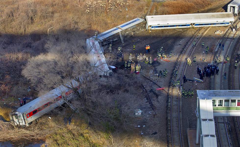 Probe seeks cause of NYC train crash that killed 4 - The Blade