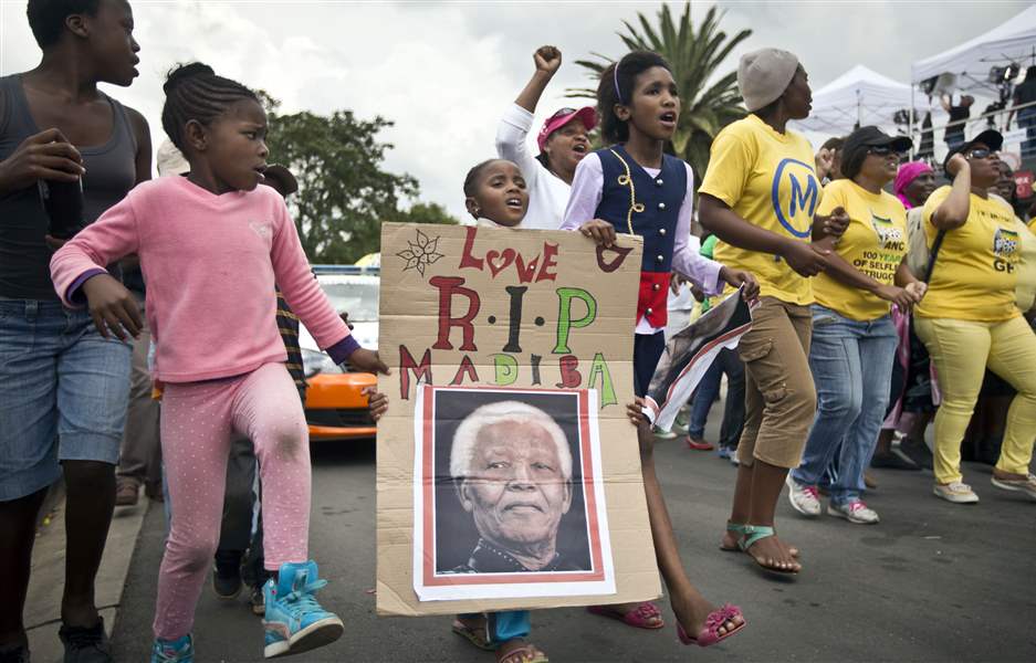 APTOPIX-South-Africa-Mandela-Mourning-1