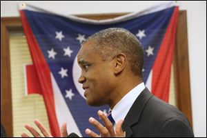 Eric Kearney of Cincinnati, shown here in an earlier event, said today he was no longer the running mate of Democratic gubernatorial candidate Ed FitzGerald.