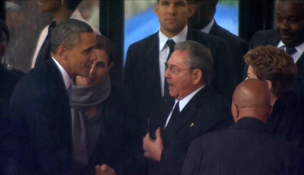 South-Africa-Mandela-Memorial-Obama-Castro-1