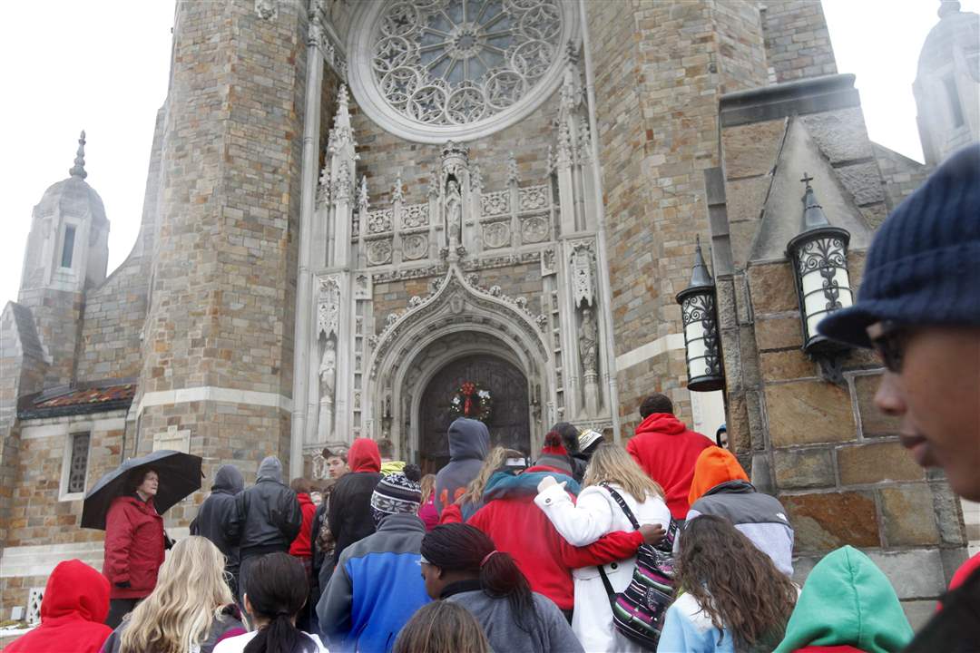 pilgrimage21p-Rosary-Cathedral