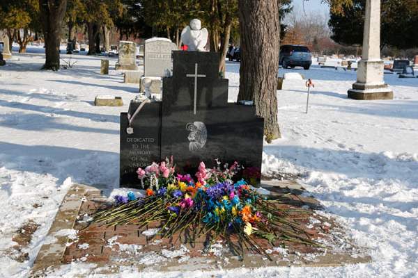 St-Joseph-Cemetery-1-19