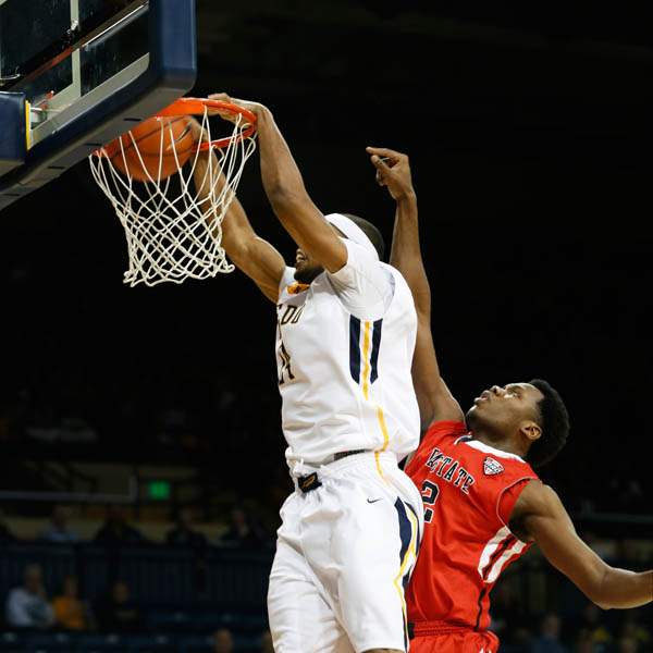 J-D-Weatherspoon-dunking-2-23