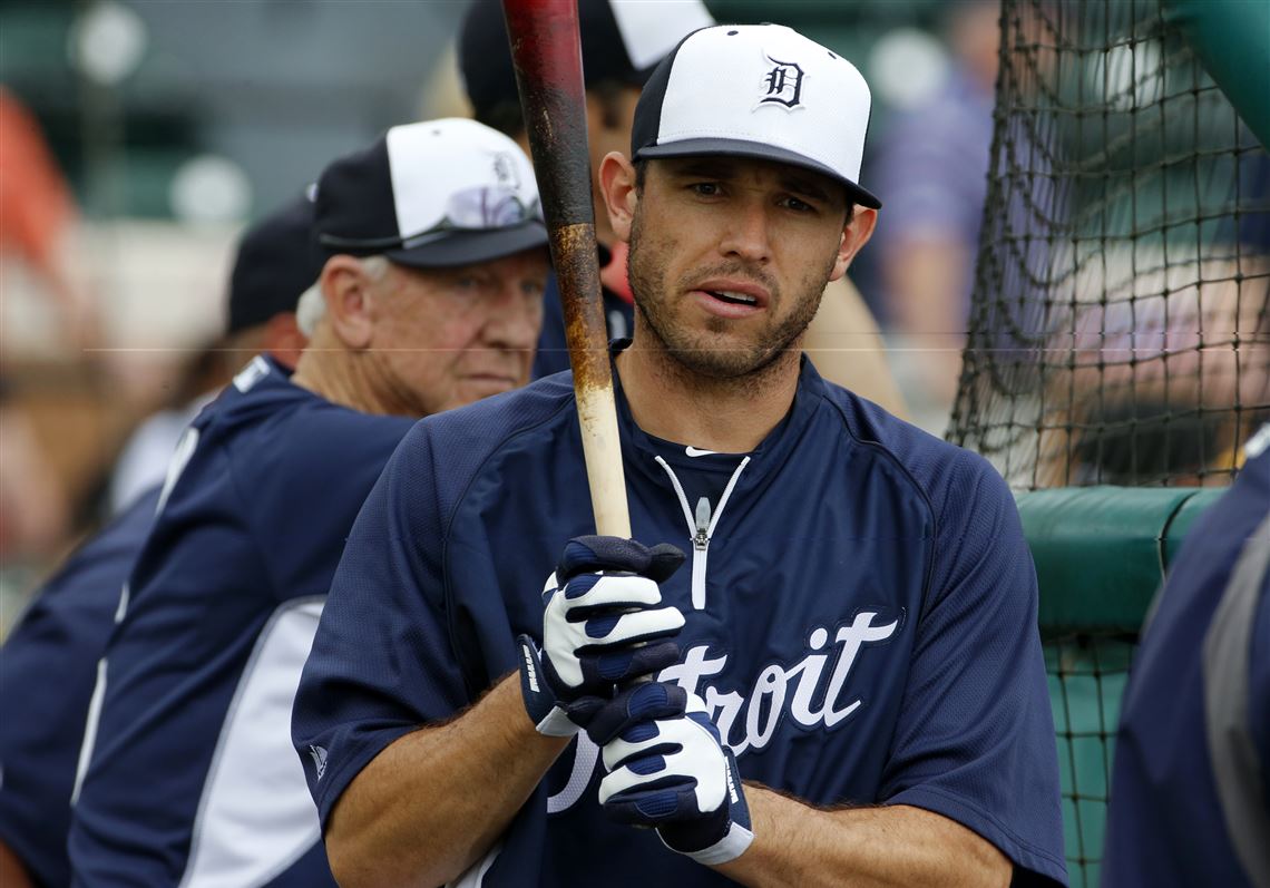 Tigers outfielder Andy Dirks out three months after back surgery