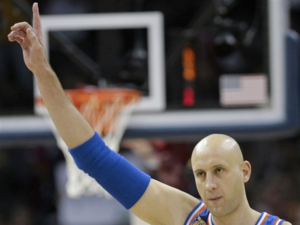 Zydrunas Ilgauskas makes it official by signing contract with the Miami  Heat 
