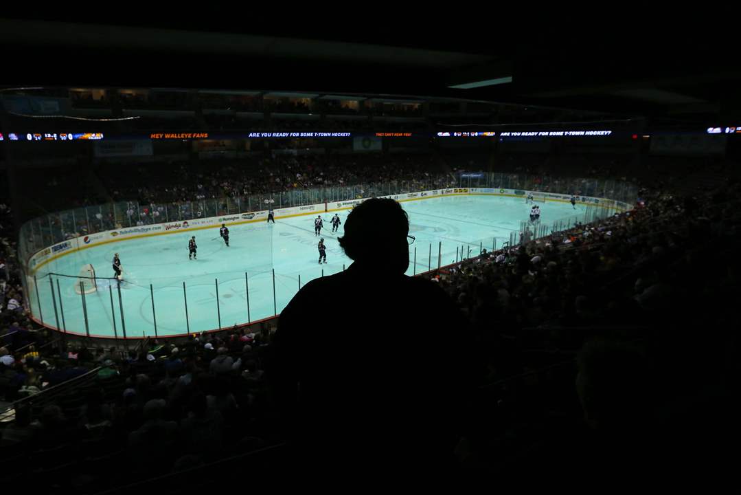 Walleye-Wings-green-ice