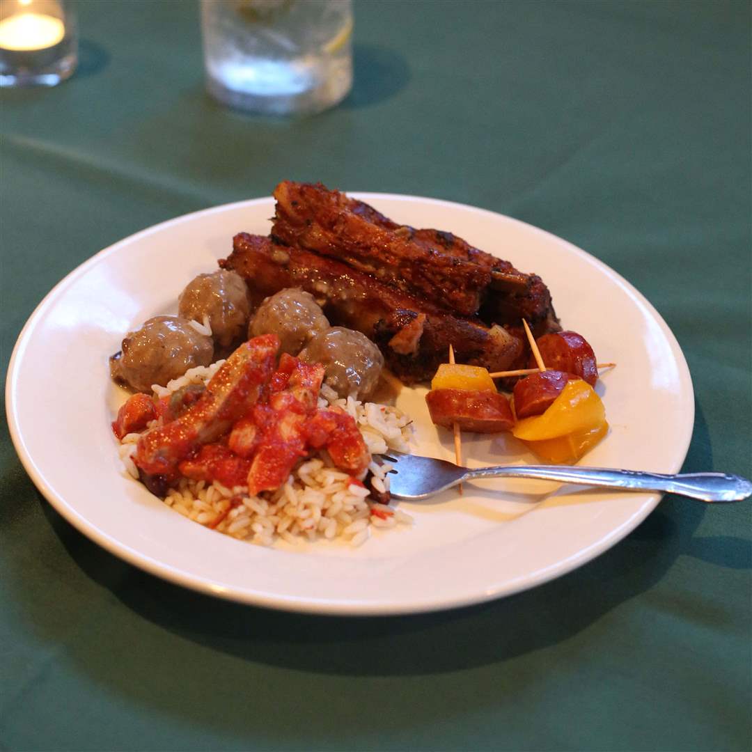 Bluegrass-plate-of-food