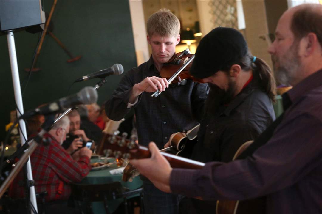 Bluegrass-Eric-Lambert