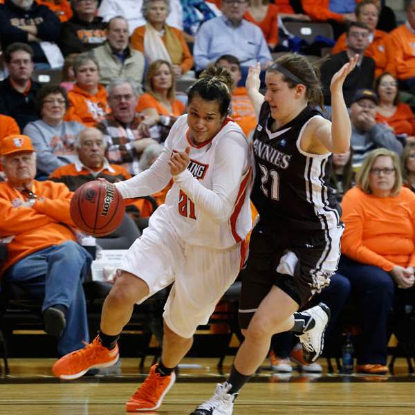 BGSU-s-Erica-Donovan-dribbles-around-St-B