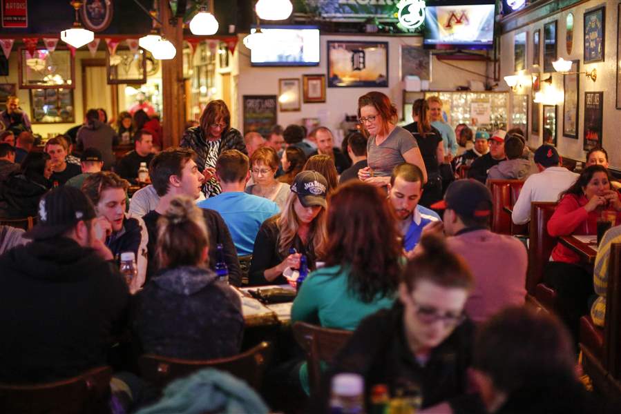 Genial Pursuit: Trivia games pack local bars, restaurants - The Blade