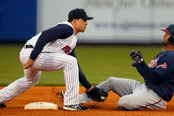 SPT-Hens29pToledo-Mud-Hens-SS-Hernan-Perez-tags-out-Gwin