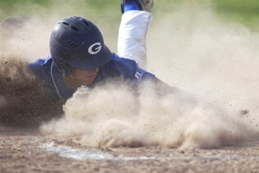 SPT-NLL-Baseball-slides-home