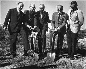 Paul Block, Jr., Gov. James Rhodes, Dr. Glidden L. Brooks, college president, Dean Robert G. Page,  and Lurley Archambeau, student body president.